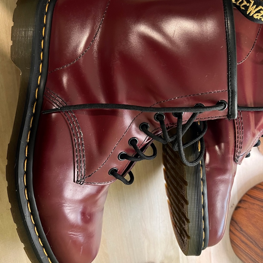 Dr. Martens Airwair 1460. Mens 10